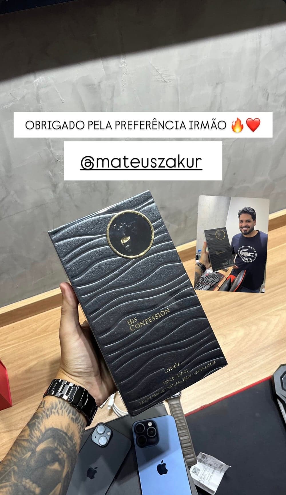 Cliente da Bonni Prime+ com um perfume importado